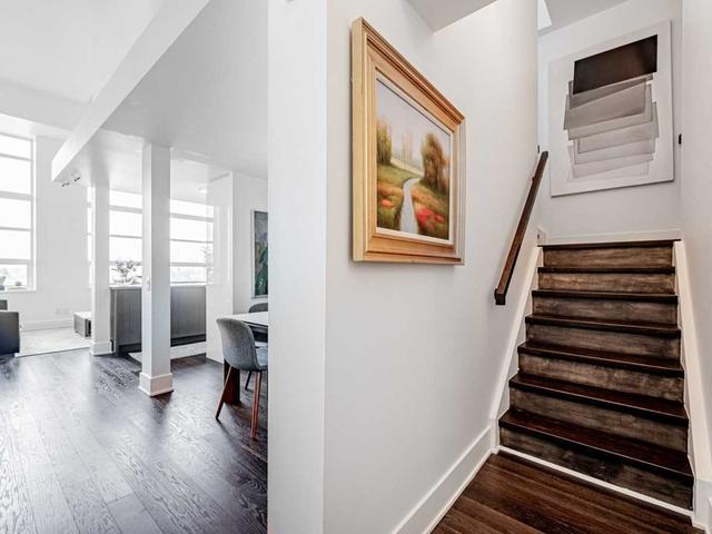 822 - 111 St Clair Ave W