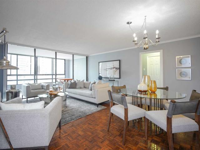 1004 - 77 Carlton St