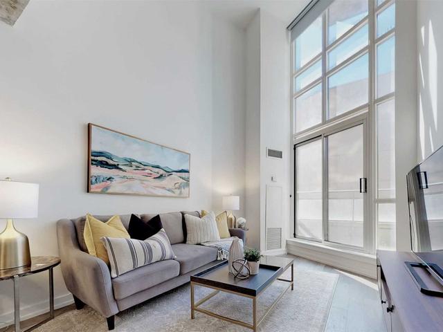 206 - 255 Richmond St E