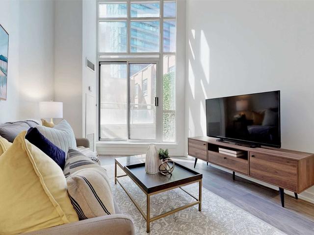 206 - 255 Richmond St E