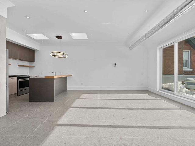 PH301 - 60 Winchester St