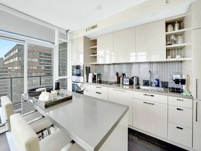 1103 - 32 Davenport Rd