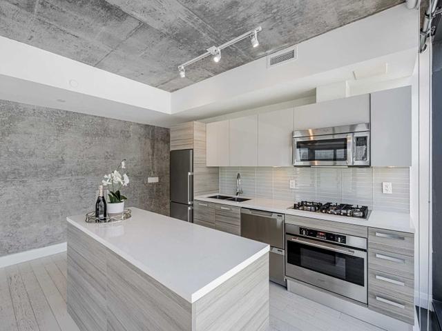 1504 - 224 King St W