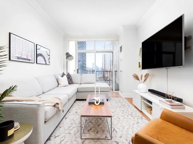 1105 - 10 Delisle Ave