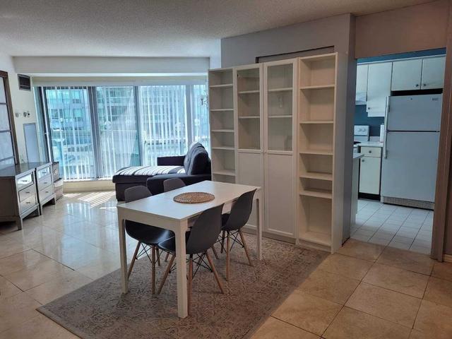 401 - 10 Yonge St N