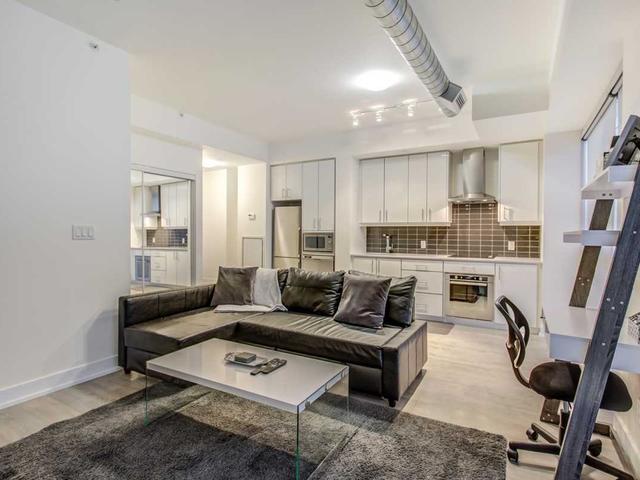 202 - 75 The Donway W