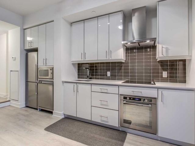 202 - 75 The Donway W