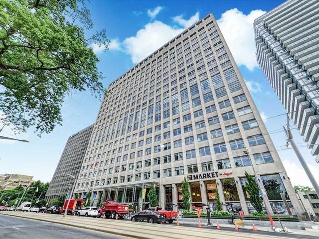 724 - 111 St. Clair Ave