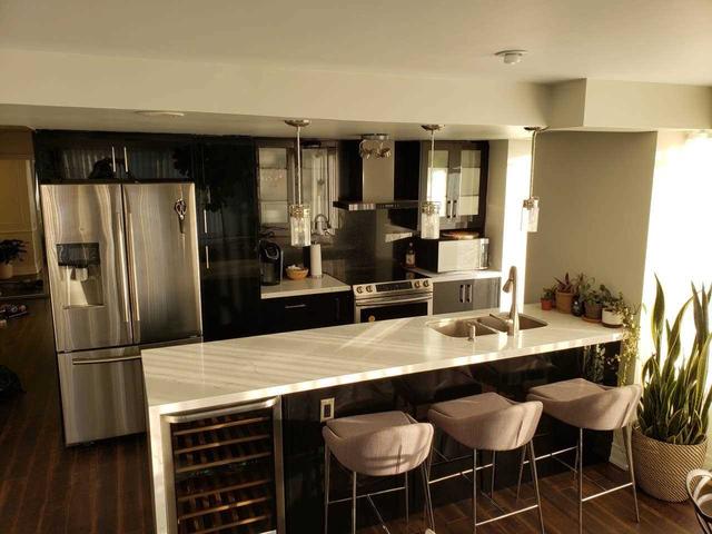 1816 - 210 Victoria St