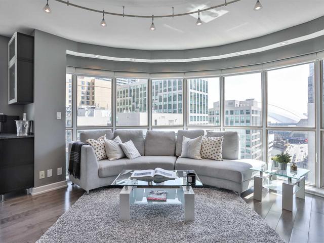 LPH12 - 36 Blue Jays Way