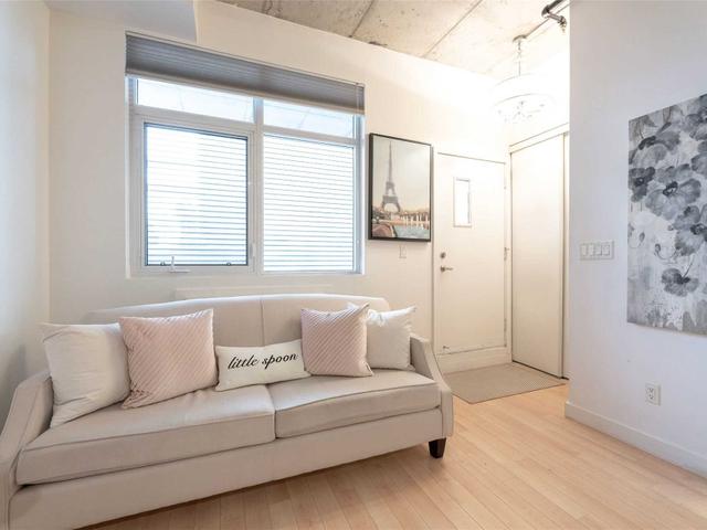 107 - 10 Wellesley Pl