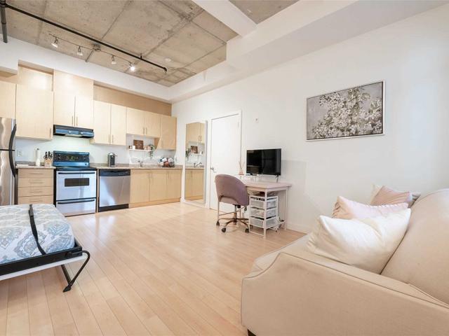 107 - 10 Wellesley Pl