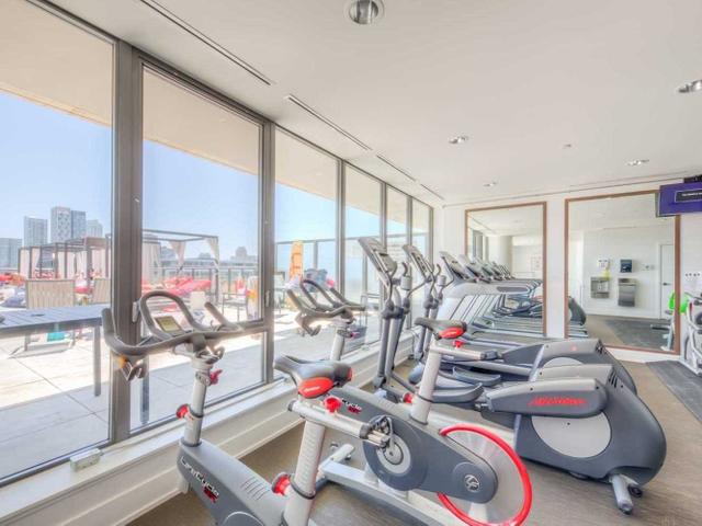 833 - 461 Adelaide St W