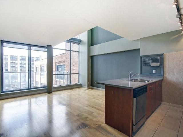 701 - 36 Charlotte St