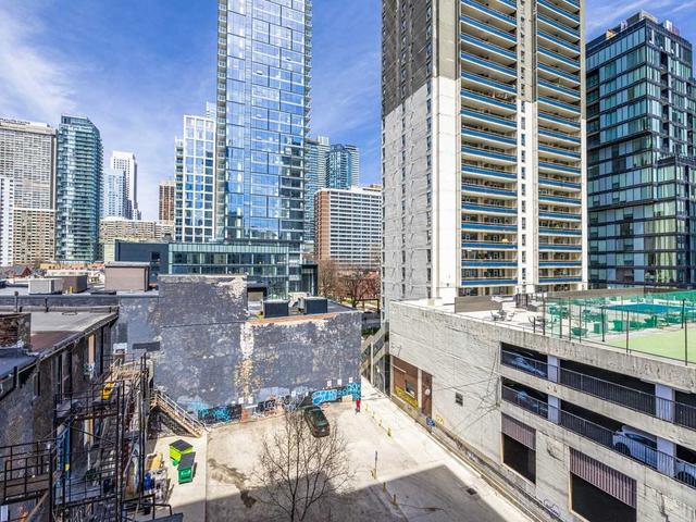 601 - 8 Wellesley St E