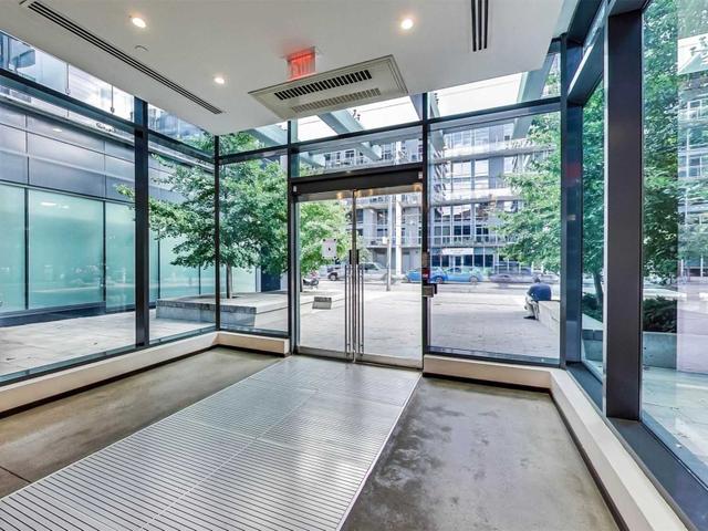 PH22 - 1030 King St W