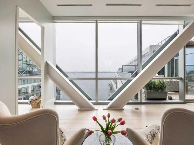 1207 - 39 Queens Quay E