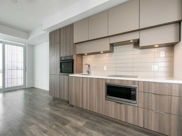 5612 - 8 Eglinton Ave E