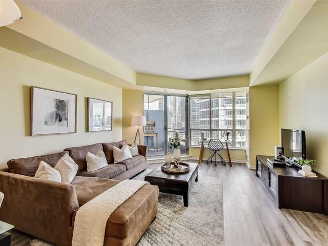 1703 - 228 Queens Quay W
