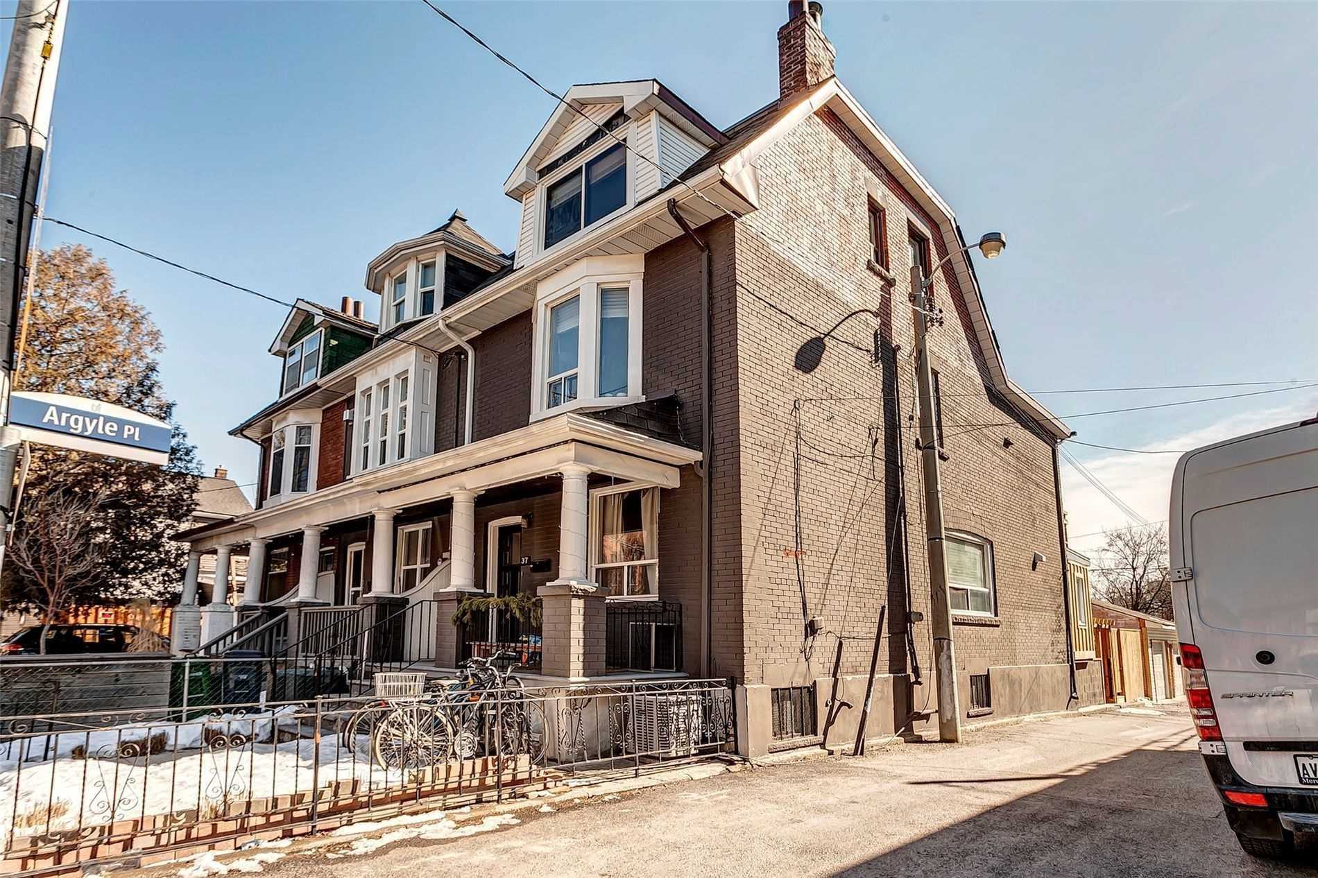 Lower 37 Argyle St, Toronto Leased, C5606423 Condos.ca