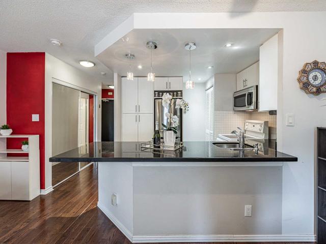 204 - 88 Charles St E