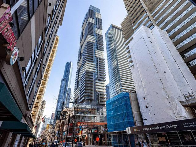 2712 - 7 Grenville St