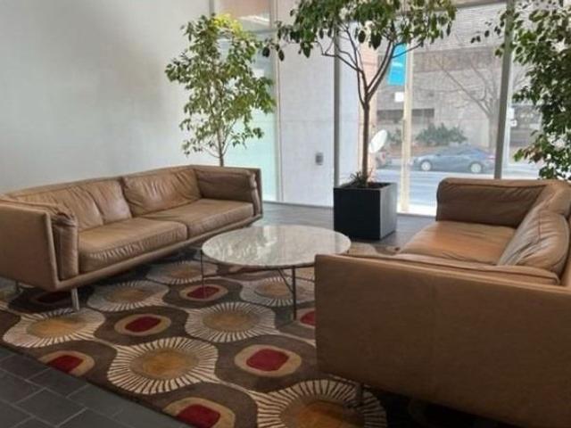 20E - 86 Gerrard St E