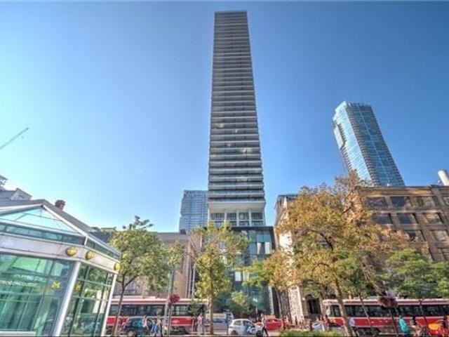 2006 - 224 King St W