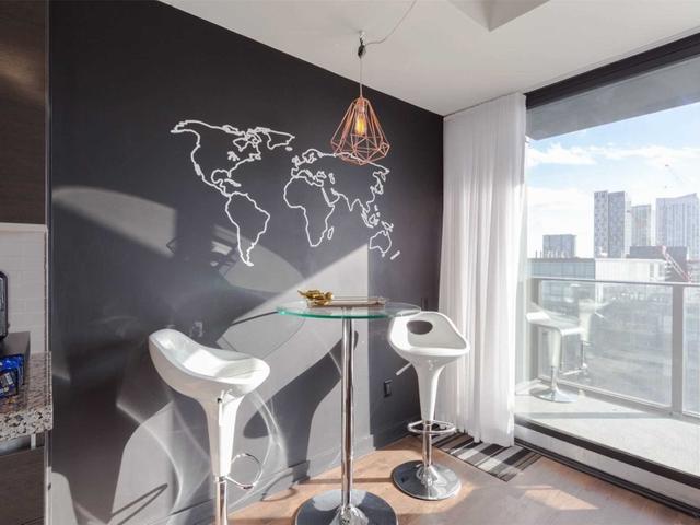 1114 - 629 King St W