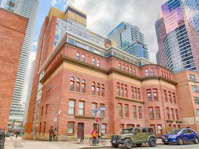 1601 - 11 St Joseph St