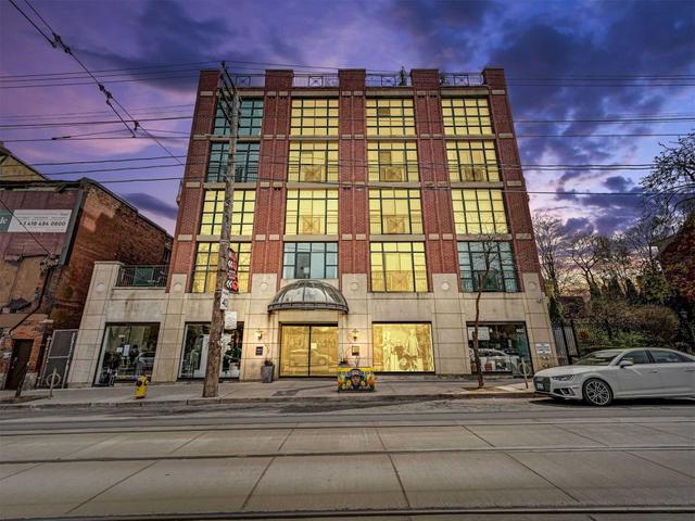 617 - 901 Queen St W