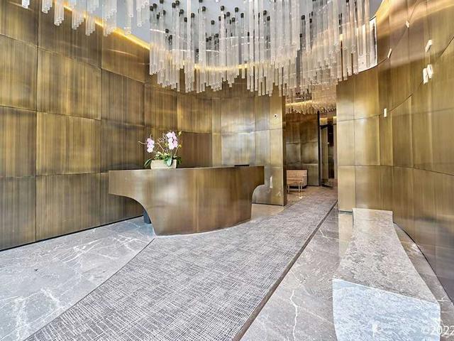 1601 - 200 Bloor St W