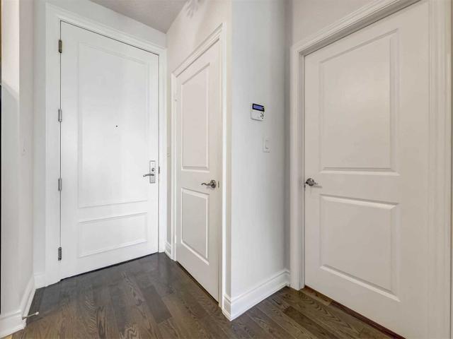 914 - 10 Bloorview Pl