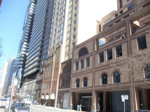 2307 - 25 Grenville St