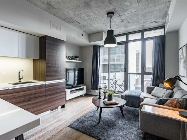 413 - 8 Gladstone Ave