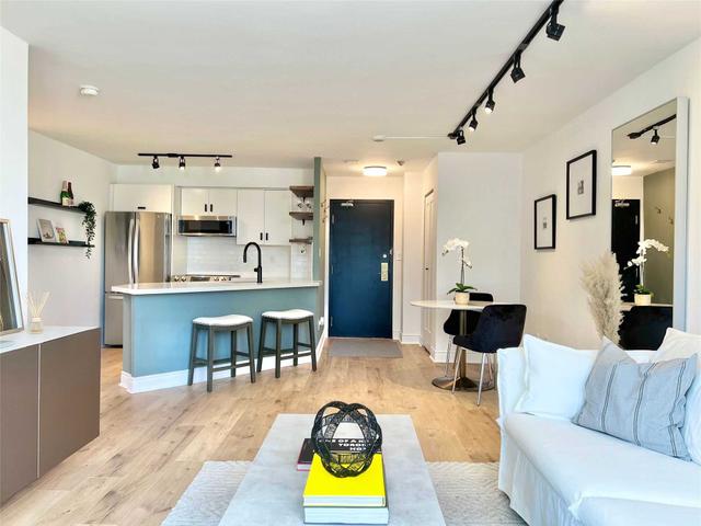 1502 - 25 Grenville St