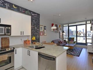 307 - 438 King St W