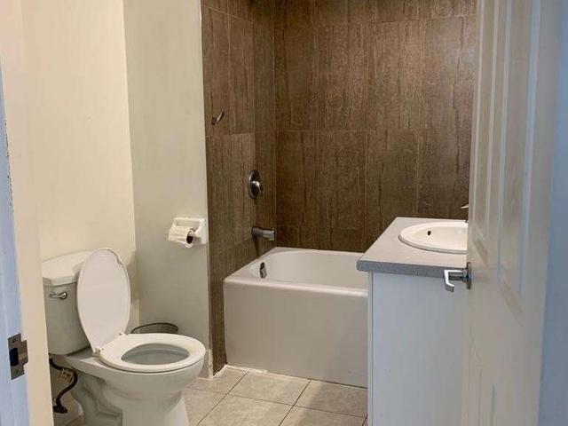 705 - 8 Wellesley St E