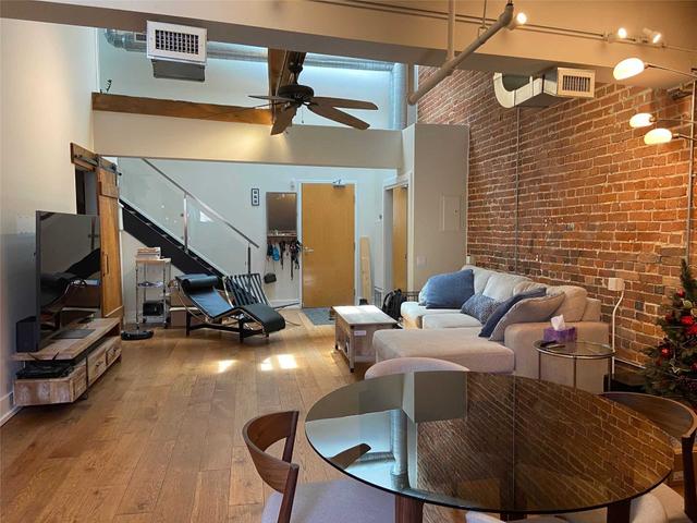 412 - 81A Front St E