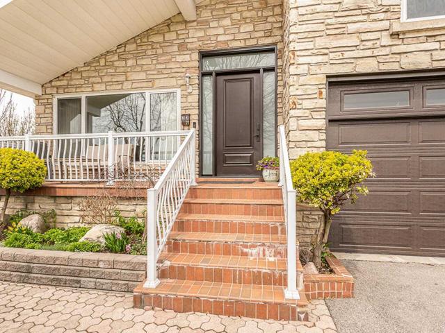 22 Kamloops Dr
