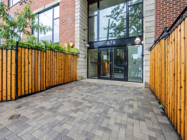 208 - 676 Richmond St W