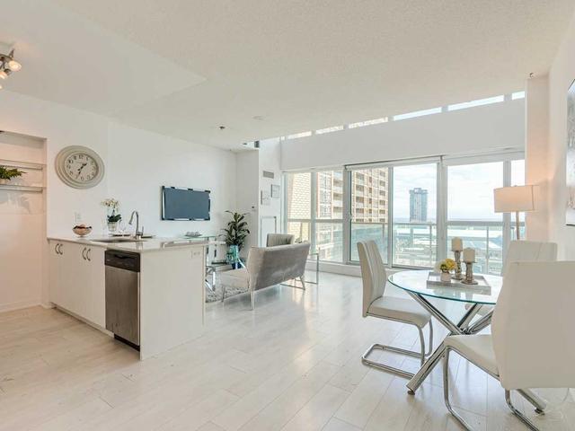 1105 - 69 Lynn Williams St