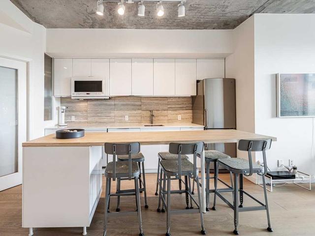 411 - 301 Markham St