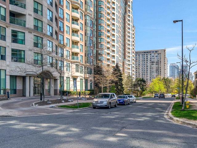 1712 - 7 Lorraine Dr