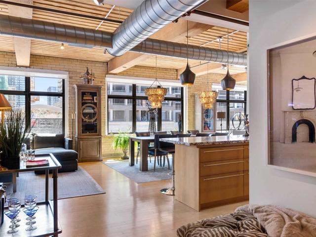 501 - 436 Wellington St W