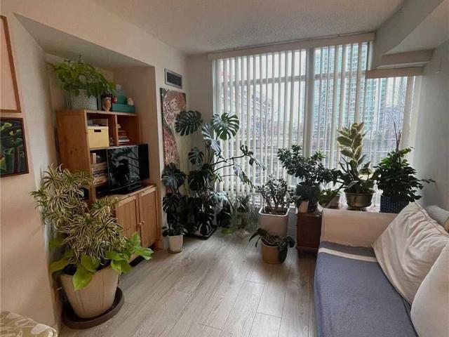 317 - 361 Front St W