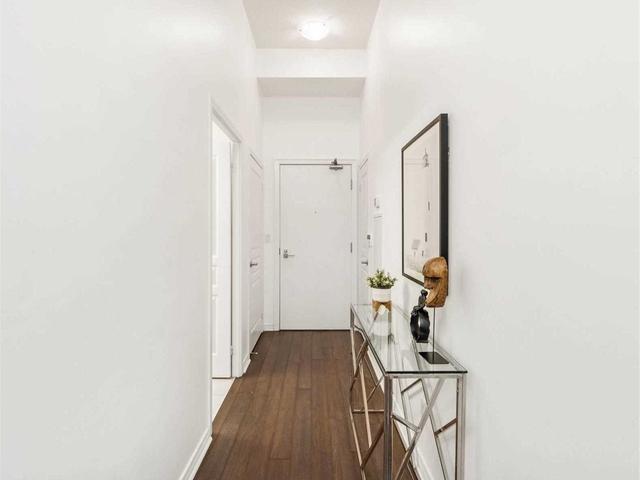 211 - 352 Front St W