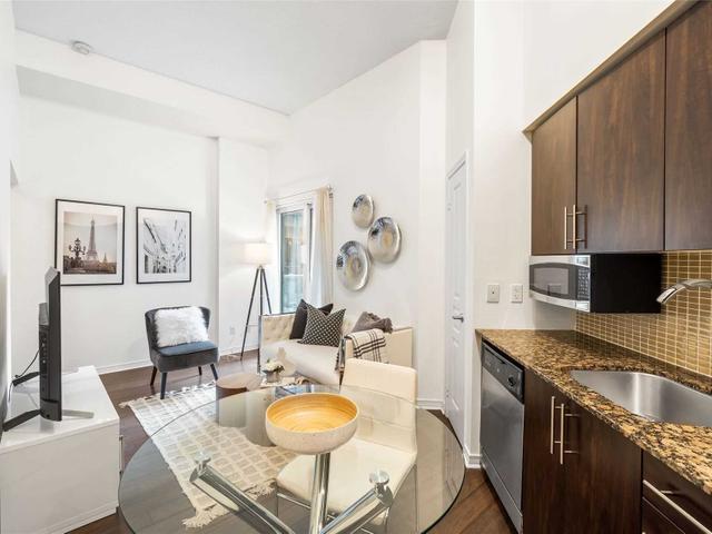 211 - 352 Front St W