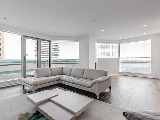 2303 - 10 Queens Quay W