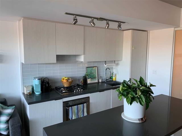 402 - 109 Ossington Ave